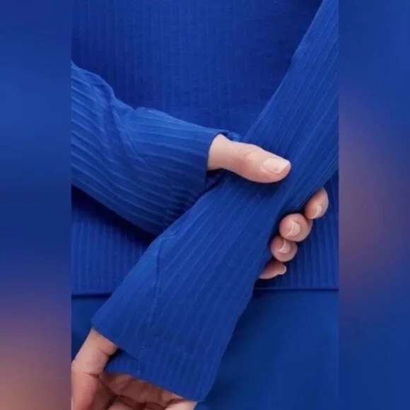 NWTs Lululemon athletica Blue Long Sleeve Top - Picture 8 of 10